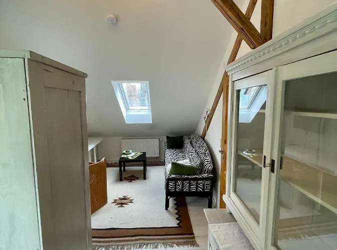 Zentrale Idylle Mit Gemeinschaftsbad